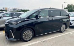 雷克萨斯二手车市场24款雷克萨斯LM300豪华商务港口现车平价提车火爆销售